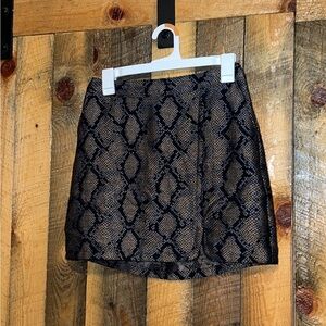 Gorgeous snakeskin mini skirt